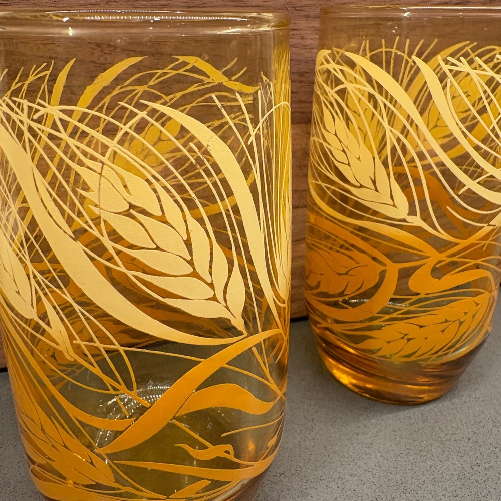Anchor Hocking Wheat Glasses (2) - Picture 2 of 4